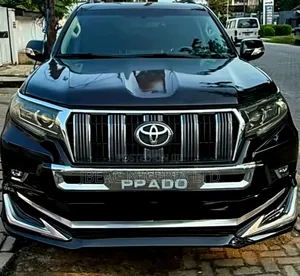 Toyota Land Cruiser Prado 4.0 2023 Black