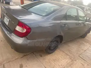 Toyota Camry 2004 Gray