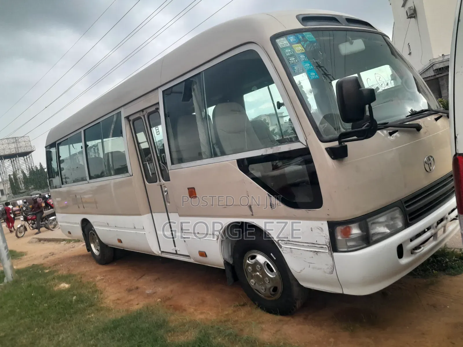 Toyota Coaster 2012 Gold