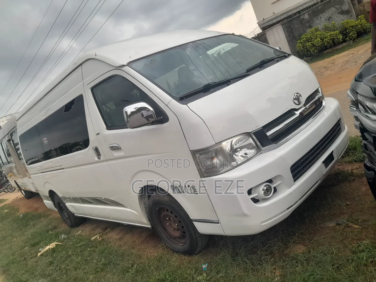 Toyota HiAce 2005 White