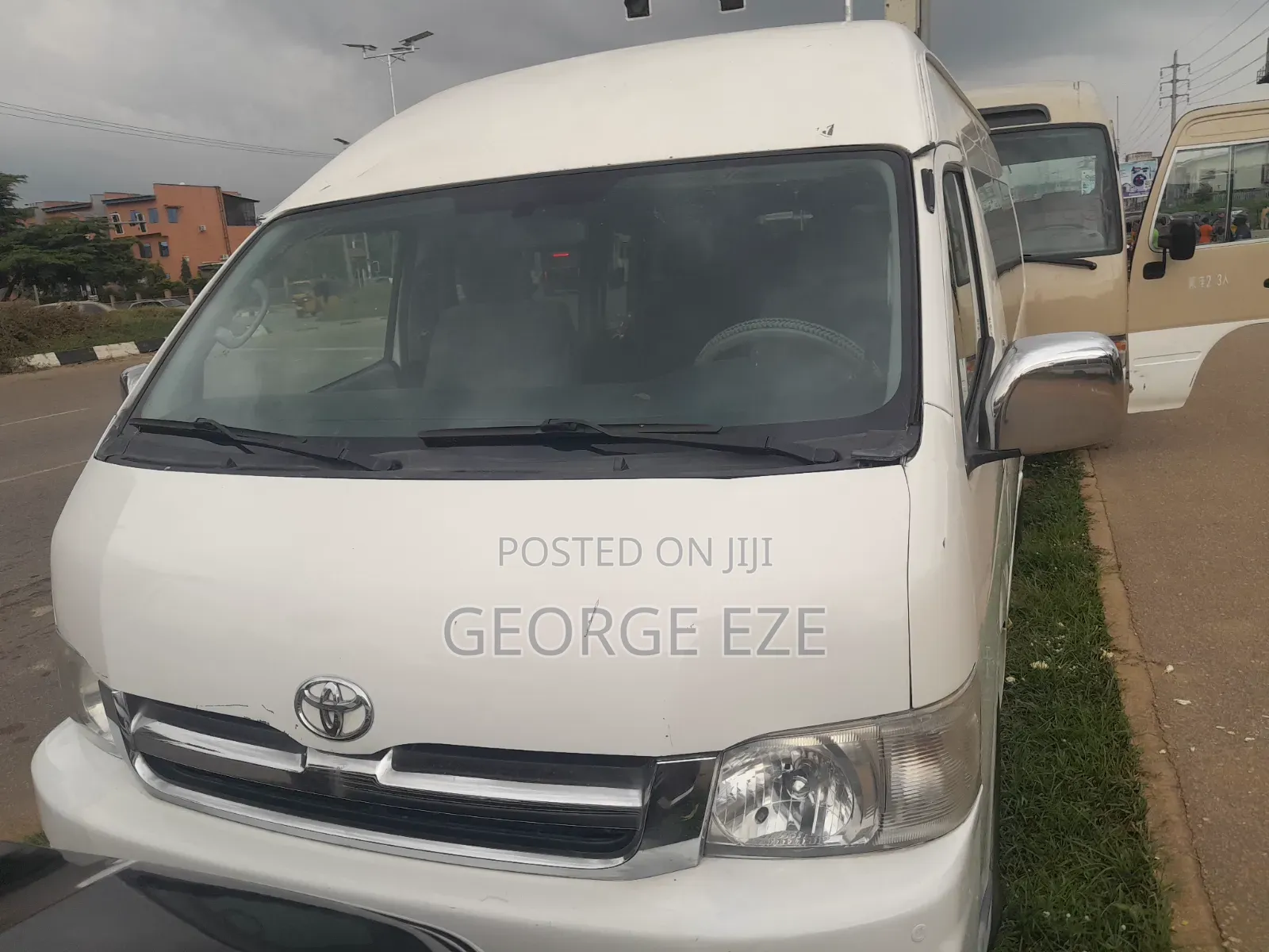 Toyota HiAce 2005 White