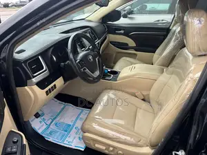 Toyota Highlander Limited 4dr SUV AWD (3.5L 6cyl 6A) 2015 Black