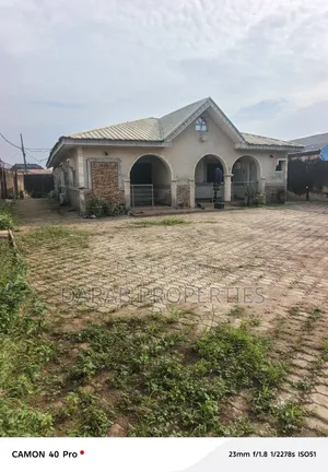 3bdrm Bungalow in Ipaja / Ipaja for sale