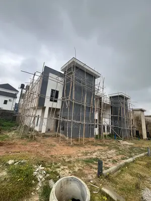 4bdrm Duplex in Guzape District for sale