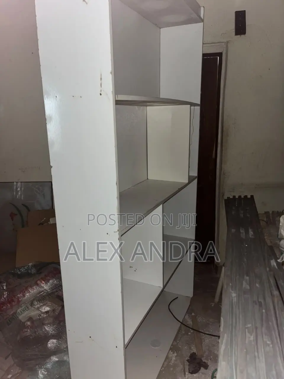 Shelf in Ajah