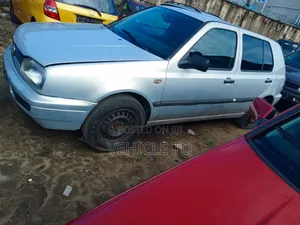 Volkswagen Golf 2000 Silver