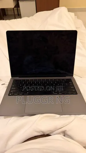 Laptop Apple MacBook Pro 2024 M3 8GB Apple M3 SSD 512GB