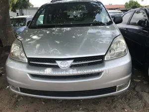 Toyota Sienna 2006 Silver