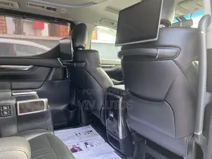 Toyota Vellfire Executive Lounge 3.5 V6 4WD 7-Seater 2022 Black