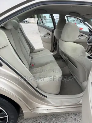 Toyota Camry LE 4dr Sedan (2.4L 4cyl 5A) 2009 Gold