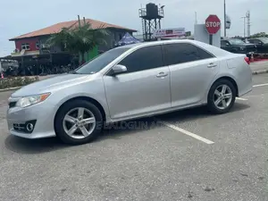 Toyota Camry 2012 Silver