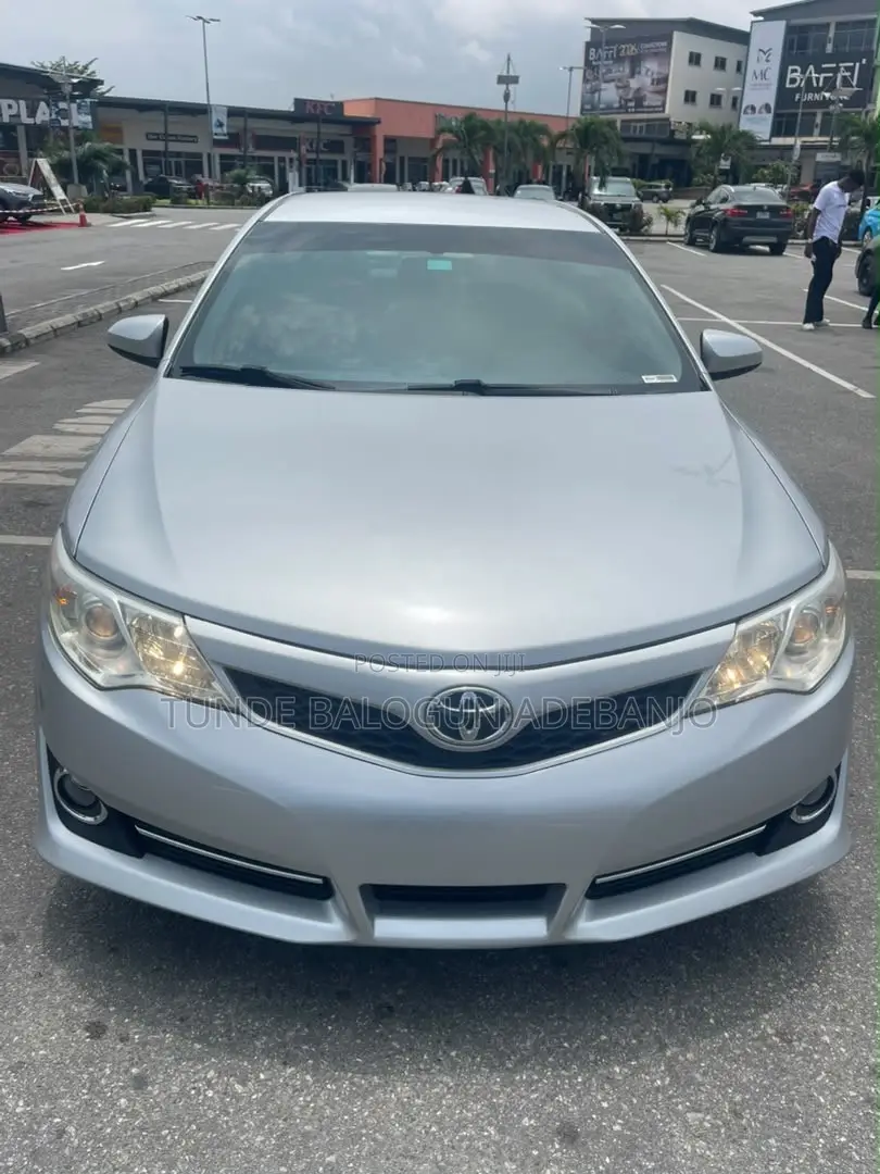 Toyota Camry 2012 Silver