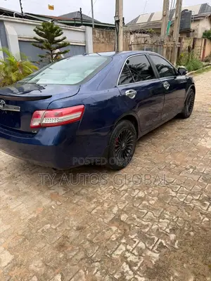 Toyota Camry LE 4dr Sedan (2.5L 4cyl 6A) 2011 Blue