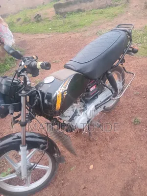 TVS HLX Plus ES 2022 Black