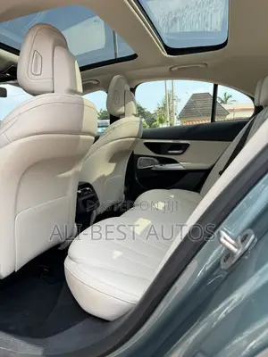 Mercedes-Benz E350 2025 Green