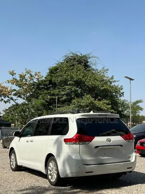 Toyota Sienna Limited 7 Passenger 2010 White