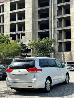 Toyota Sienna Limited 7 Passenger 2010 White