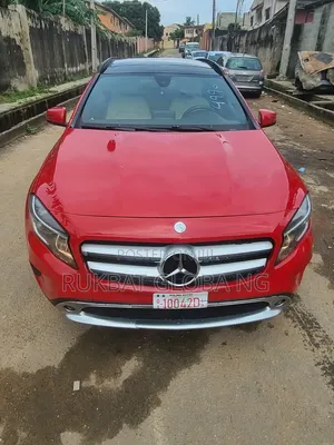 Mercedes-Benz GLA 250 2017 Red