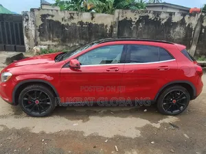 Mercedes-Benz GLA 250 2017 Red