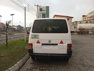 Volkswagen Transporter 2019 White