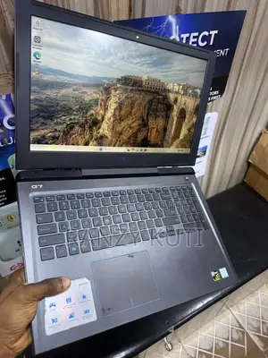 Laptop Dell G7 15 7588 16GB Intel Core i7 SSD 512GB