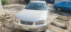 Toyota Camry 2000 Gray