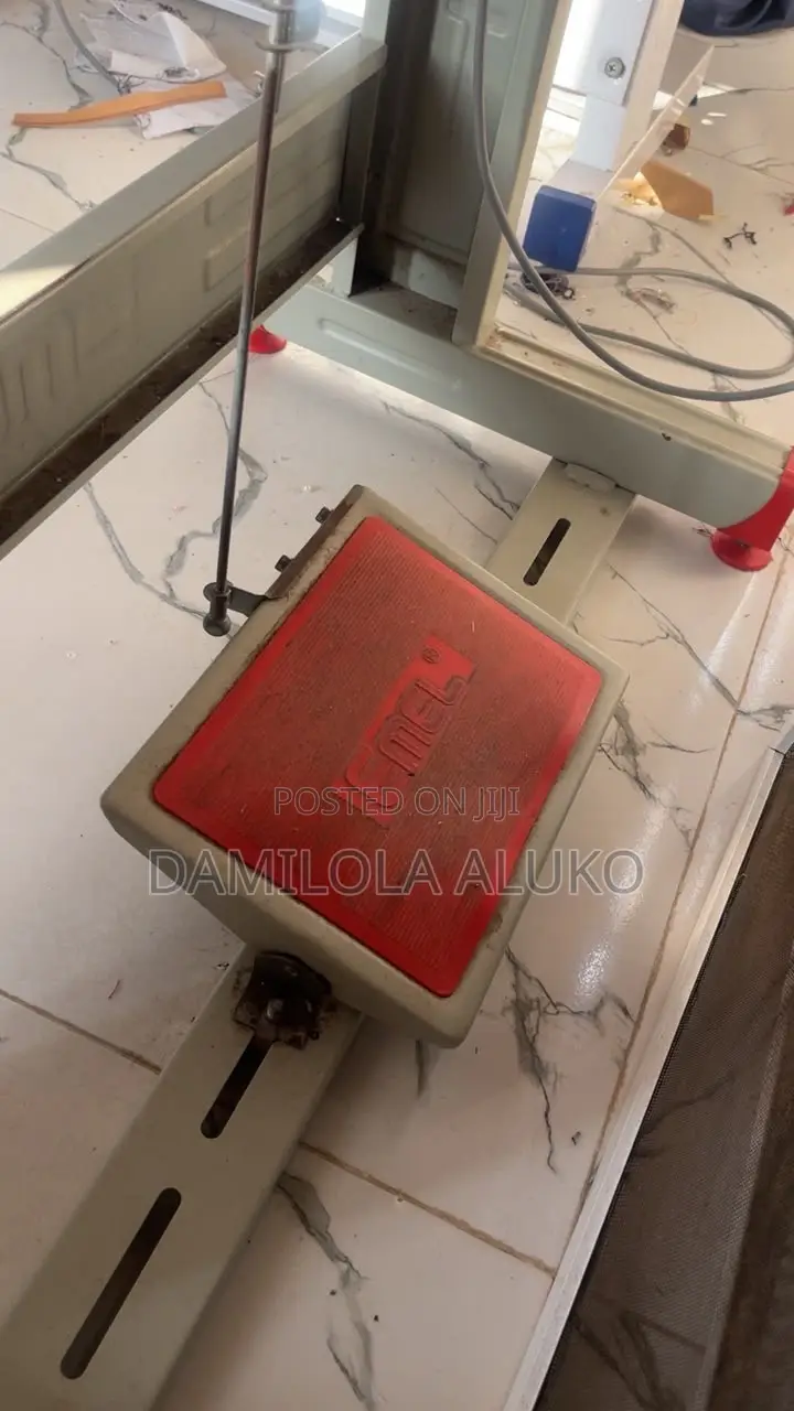 Industrial Sewing Machine