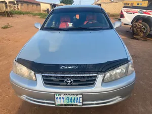 Toyota Camry 2000 Silver