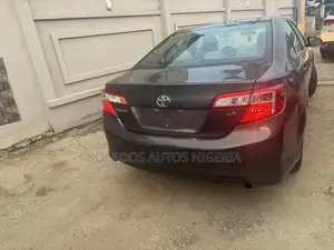 Toyota Camry L 4dr Sedan (2.5L 4cyl 6A) 2013 Gray