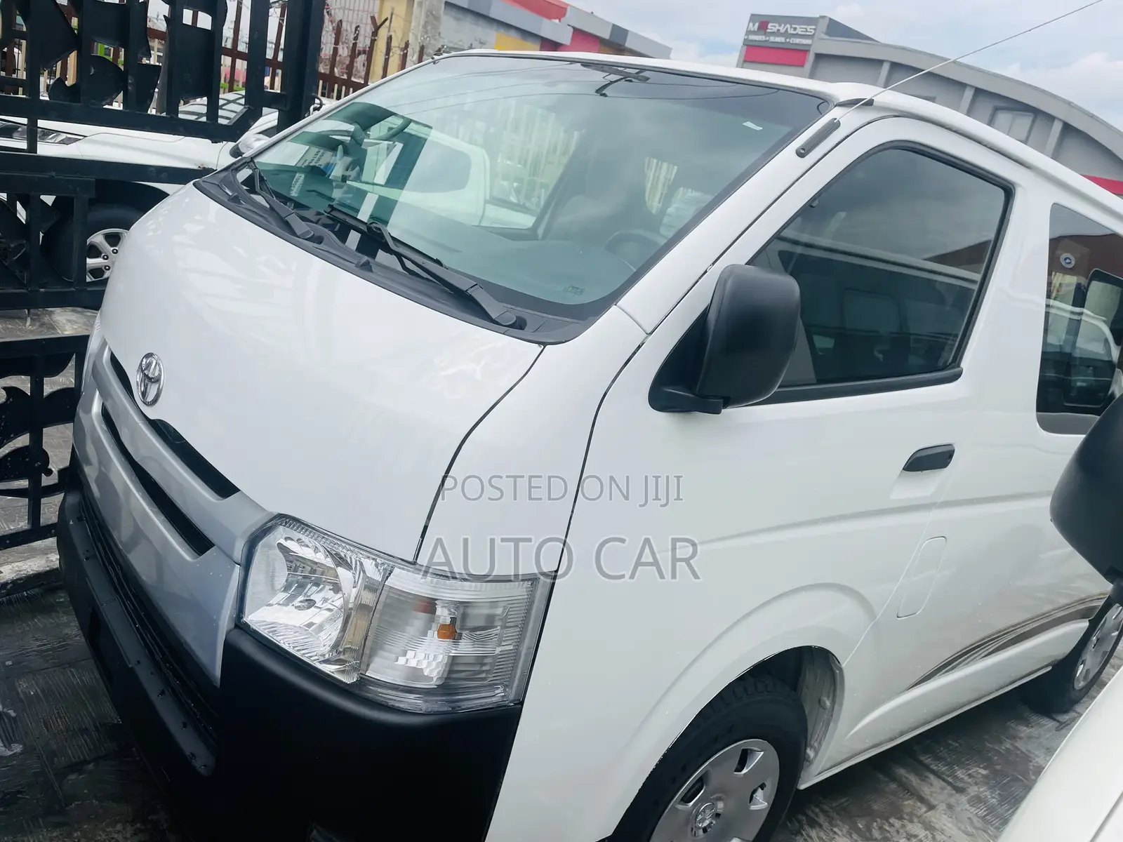 Toyota HiAce 2010 White