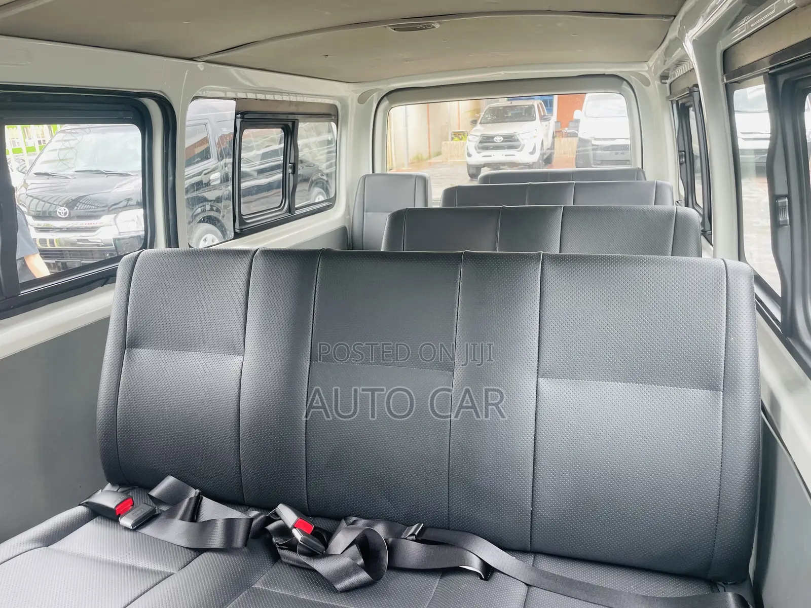 Toyota HiAce 2010 White