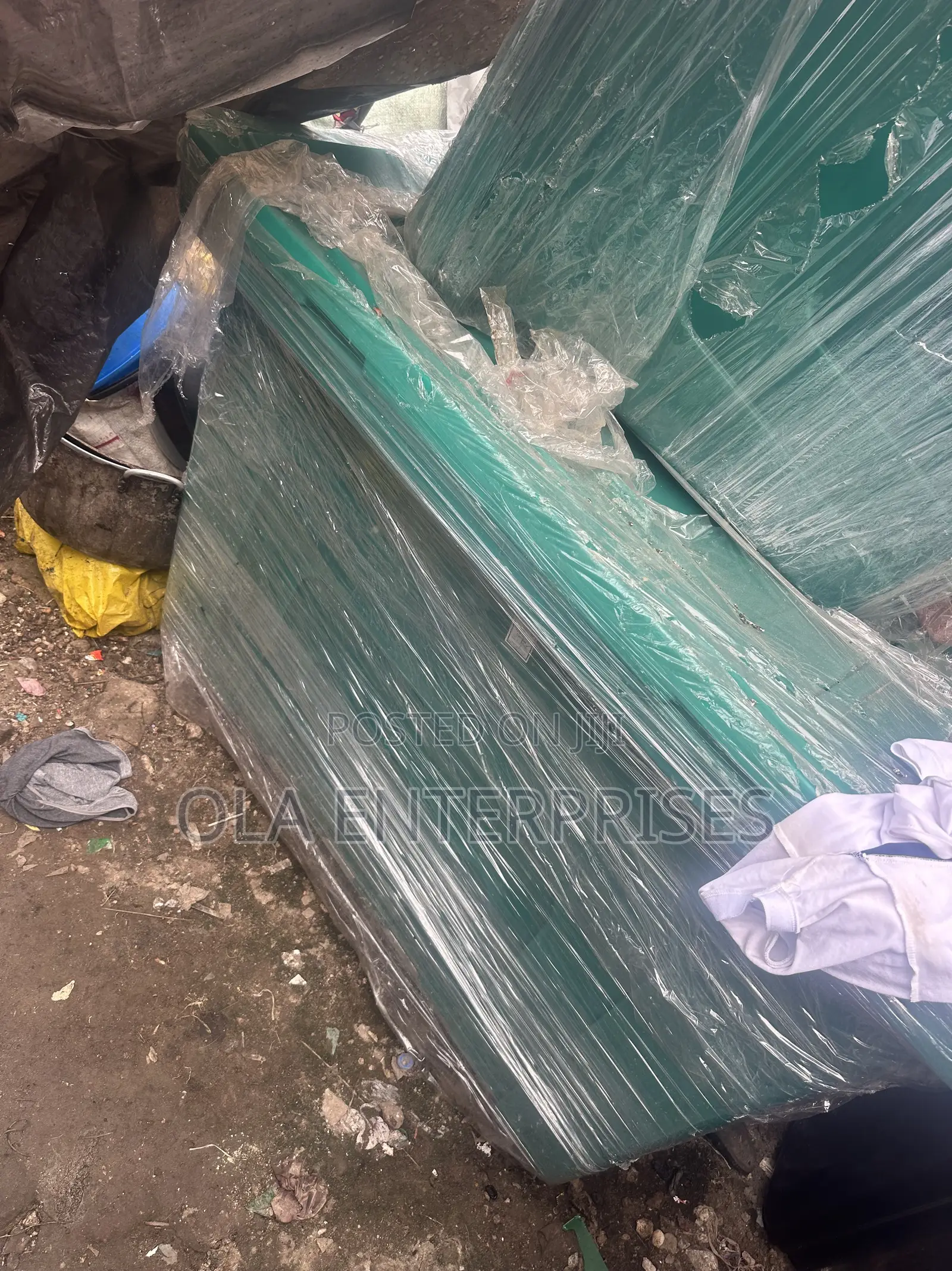 Local 1100L Wheelie Bin