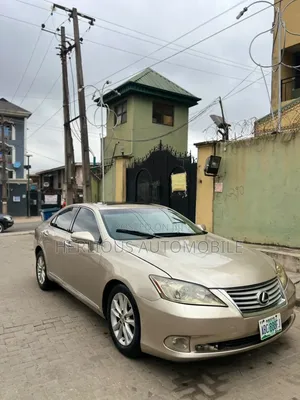 Lexus ES 350 2010 Gold