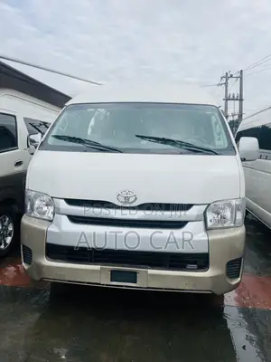 Toyota HiAce 2014 Gold