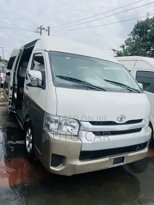Toyota HiAce 2014 Gold