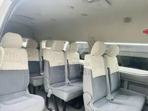 Toyota HiAce 2014 Gold
