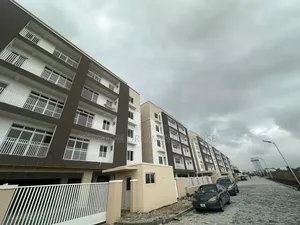 3bdrm Block of Flats in Osapa London Lekki for rent