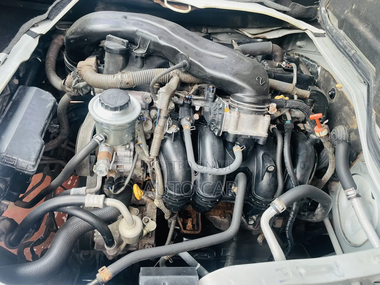 Toyota HiAce 2014 Gold