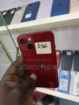 Apple iPhone 13 256 GB Red
