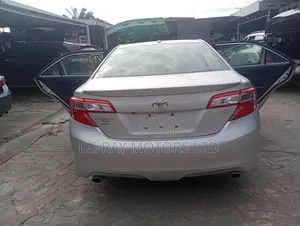 Toyota Camry 2014 Silver