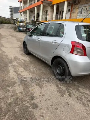 Toyota Yaris Base Hatchback 3dr 2010 Silver