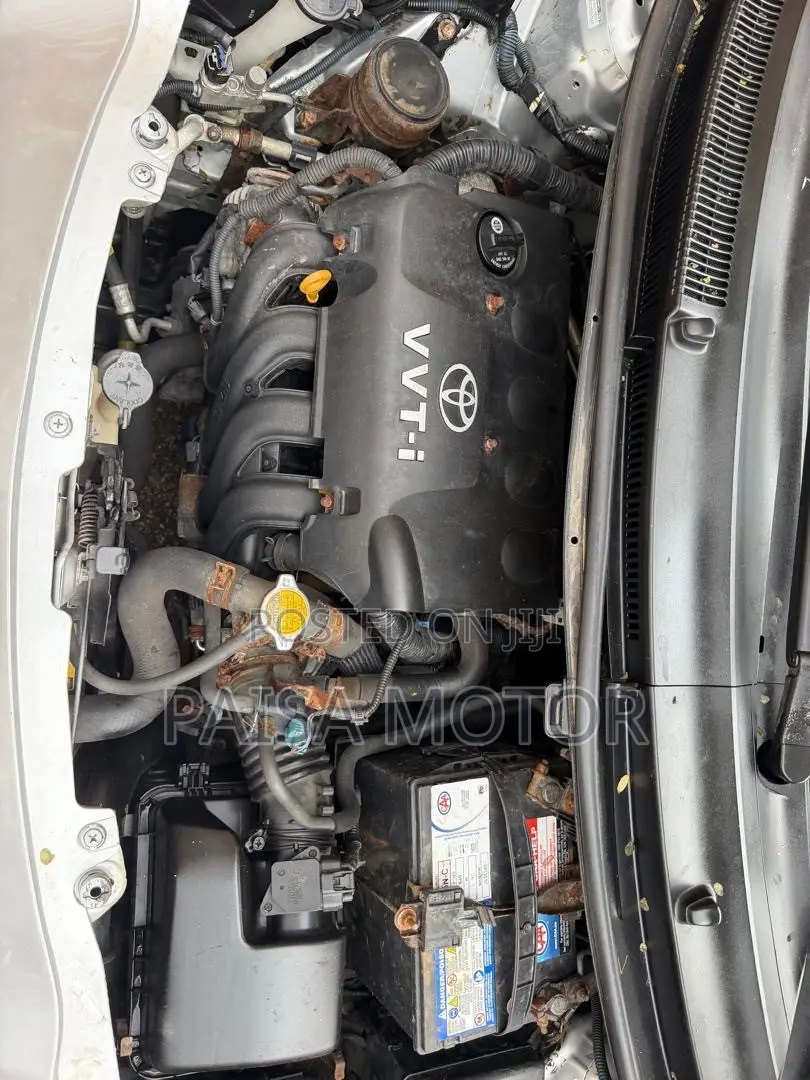Toyota Yaris Base Hatchback 3dr 2010 Silver