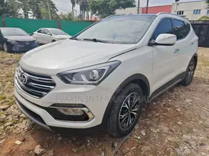 Hyundai Santa Fe 2017 White
