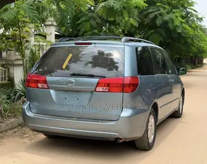 Toyota Sienna 2005 Teal