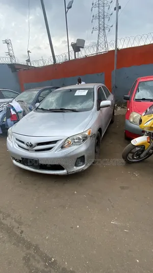 Toyota Corolla 2012 Silver