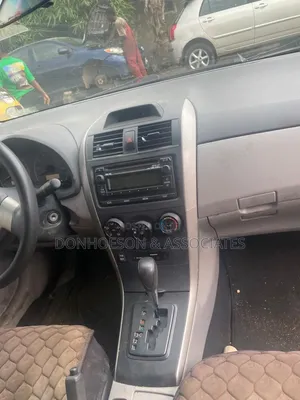 Toyota Corolla 2012 Silver