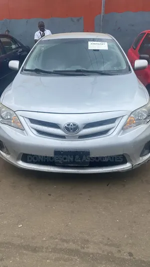 Toyota Corolla 2012 Silver