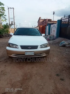 Toyota Camry LE 4dr Sedan (2.2L 4cyl 4A) 2000 White