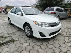 Toyota Camry LE 4dr Sedan (2.5L 4cyl 6A) 2012 White