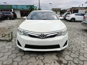 Toyota Camry LE 4dr Sedan (2.5L 4cyl 6A) 2012 White